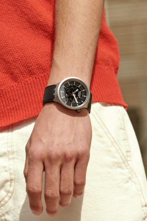 Obrázok z Swatch Dark Irony