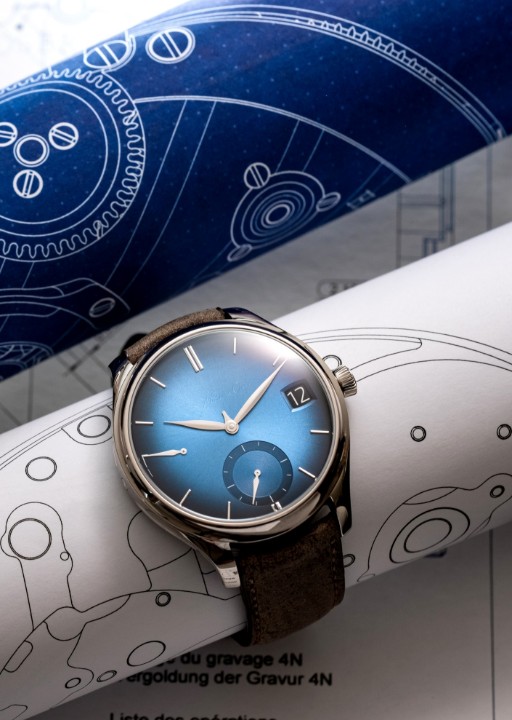 Obrázok z H. Moser & Cie Endeavour Perpetual Calendar Funky Blue