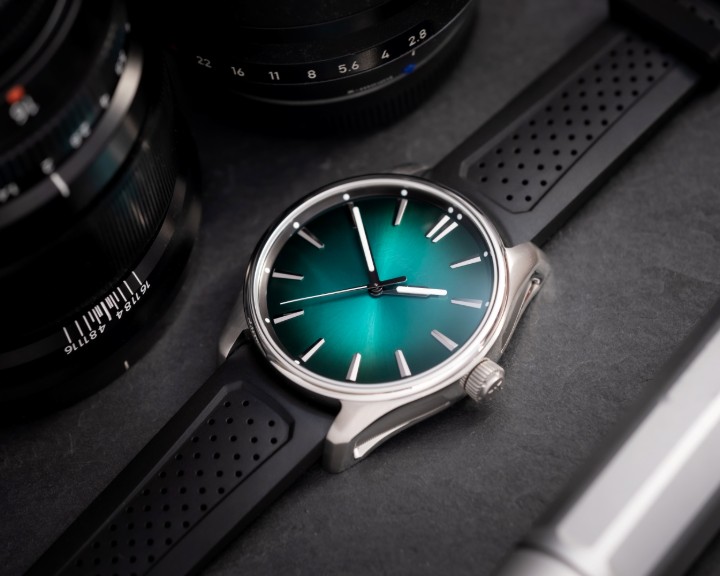 Obrázok z H. Moser & Cie Pioneer Centre Seconds Mega Cool