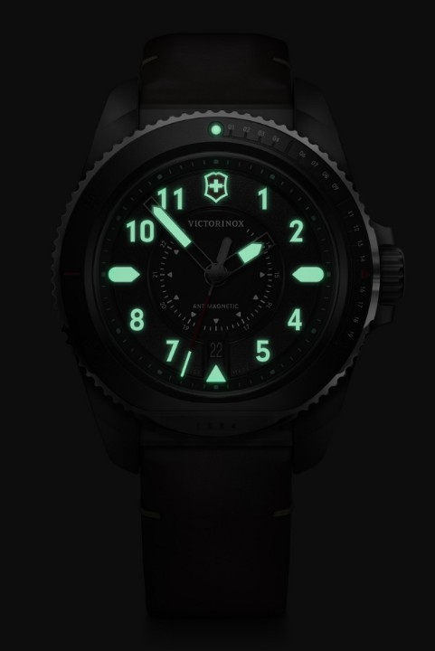 Obrázok z Victorinox Journey 1884 Quartz