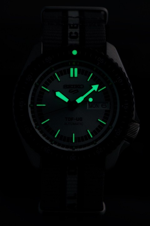 Obrázok z Seiko 5 Sports SKX Sense Style 55th Anniversary Ultraseven Limited Edition