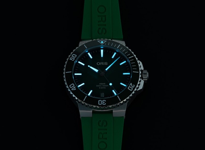 Obrázok z Oris Aquis Date