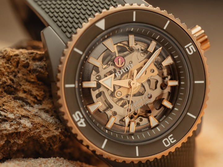 Obrázok z Rado Captain Cook High-Tech Ceramic Skeleton