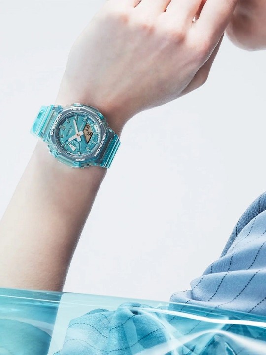 Obrázok z Casio G-Shock Mini Carbon Core Guard Skeleton x Metallic Dial