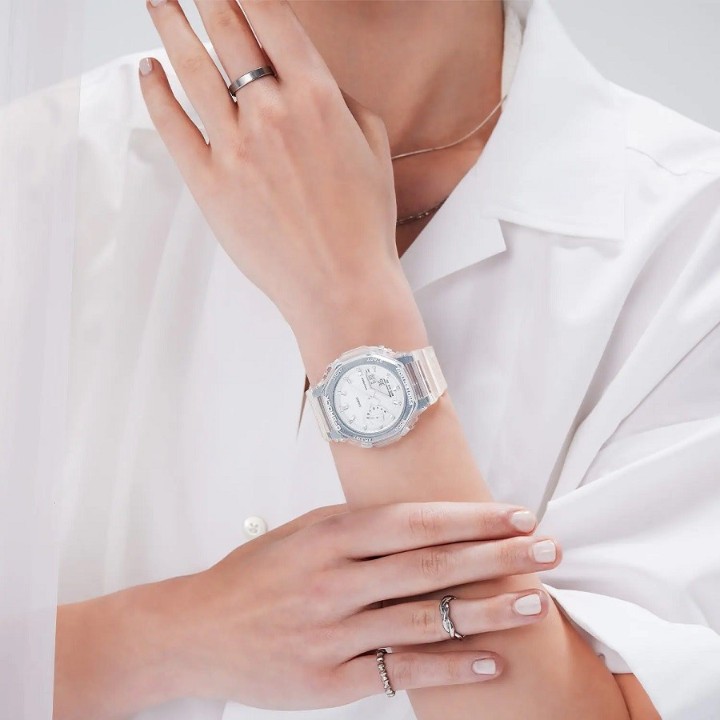 Obrázok z Casio G-Shock Mini Carbon Core Guard Skeleton x Metallic Dial