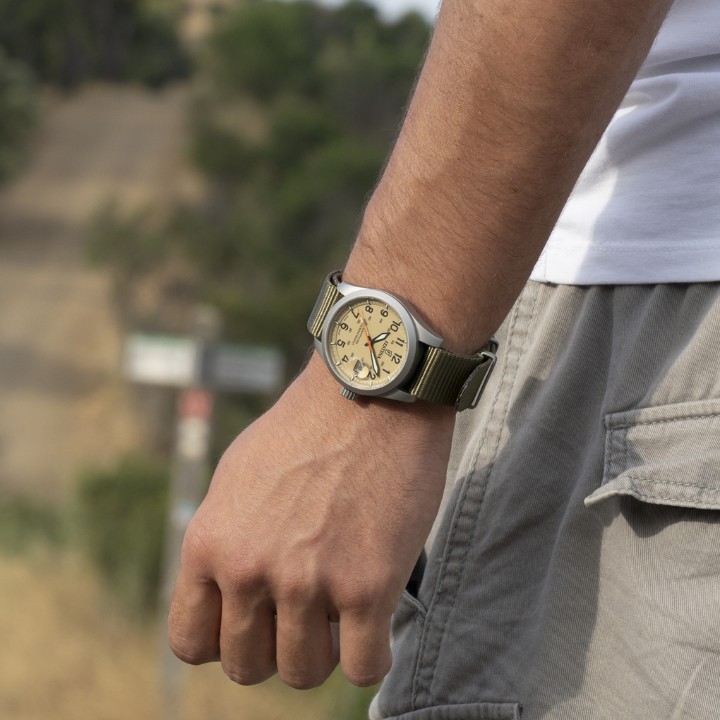 Obrázok z Festina Swiss Made Field Watch