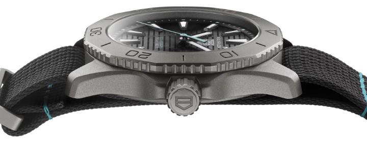 Obrázok z Tag Heuer Aquaracer Professional 200 Solargraph