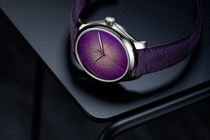 Obrázok z H. Moser & Cie Endeavour Centre Seconds Concept Purple Enamel