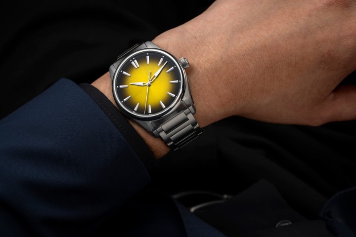 Obrázok z H. Moser & Cie Pioneer Centre Seconds Sunny-Side Up