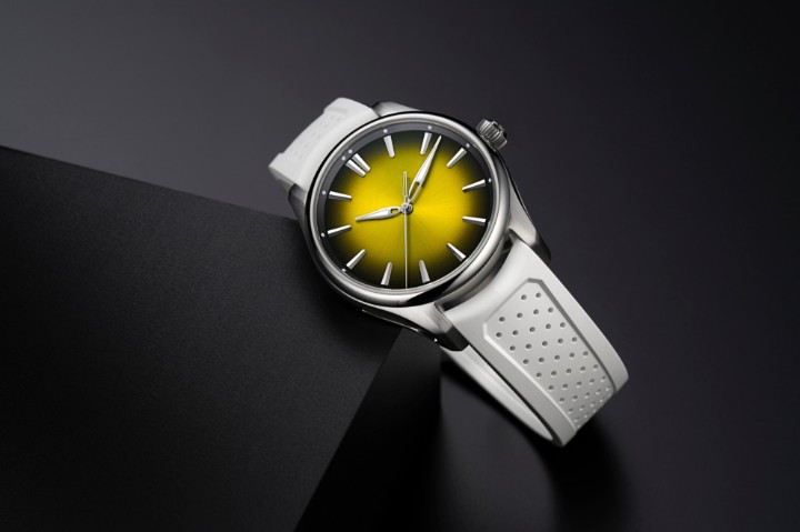 Obrázok z H. Moser & Cie Pioneer Centre Seconds Sunny-Side Up