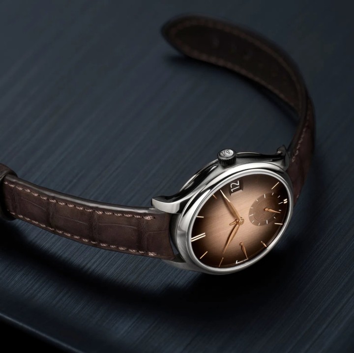 Obrázok z H. Moser & Cie Endeavour Perpetual Calendar Smoked Salmon