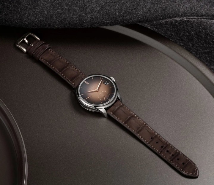 Obrázok z H. Moser & Cie Endeavour Perpetual Calendar Smoked Salmon