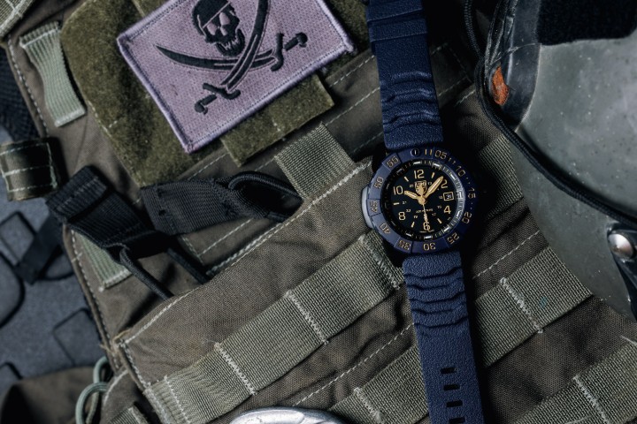 Obrázok z Luminox Navy SEAL Foundation 3250 Back to the Blue Series