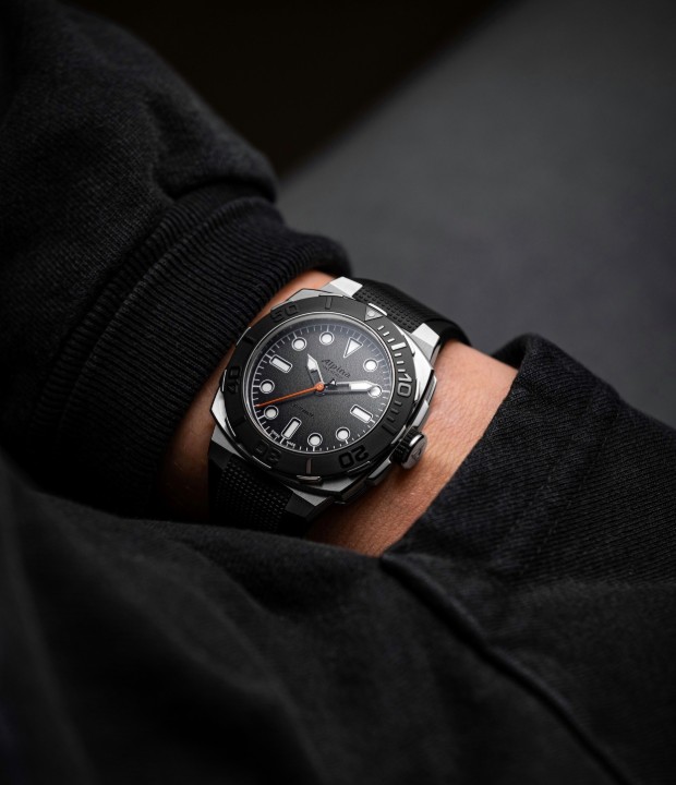 Obrázok z Alpina × TRTS Seastrong Diver Extreme Automatic Limited Edition
