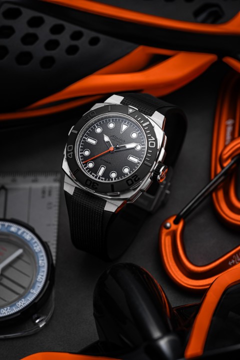 Obrázok z Alpina × TRTS Seastrong Diver Extreme Automatic Limited Edition