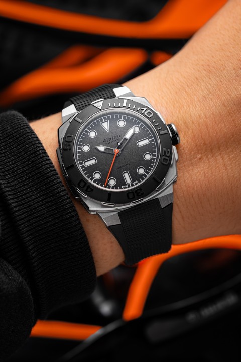 Obrázok z Alpina × TRTS Seastrong Diver Extreme Automatic Limited Edition
