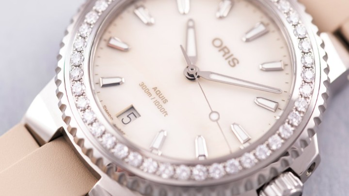 Obrázok z Oris Aquis Date Diamonds