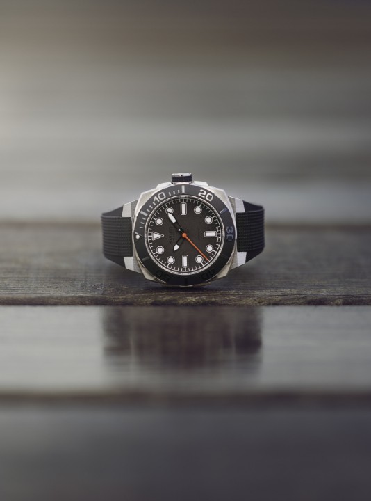 Obrázok z Alpina × TRTS Seastrong Diver Extreme Automatic Limited Edition