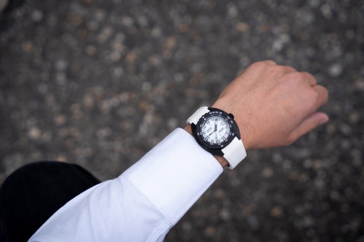 Obrázok z Doxa SUB 300 Carbon Whitepearl