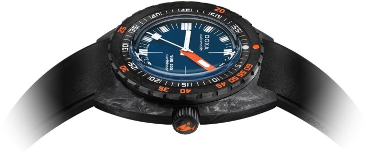 Obrázok z Doxa SUB 300 Carbon Caribbean