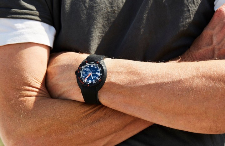 Obrázok z Doxa SUB 300 Carbon Caribbean