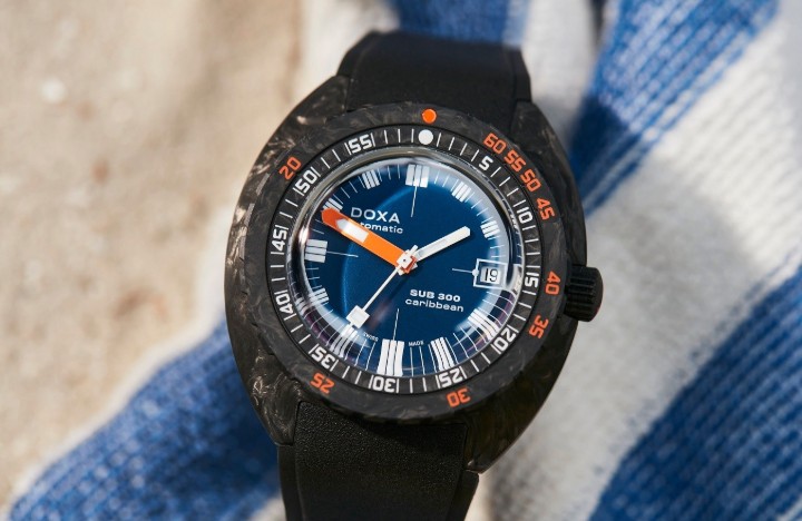 Obrázok z Doxa SUB 300 Carbon Caribbean