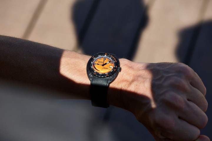 Obrázok z Doxa SUB 300 Carbon Professional