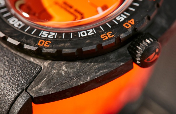 Obrázok z Doxa SUB 300 Carbon Professional