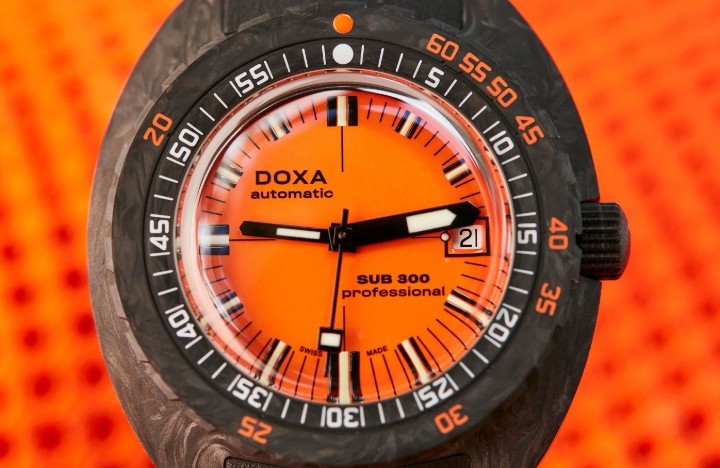 Obrázok z Doxa SUB 300 Carbon Professional