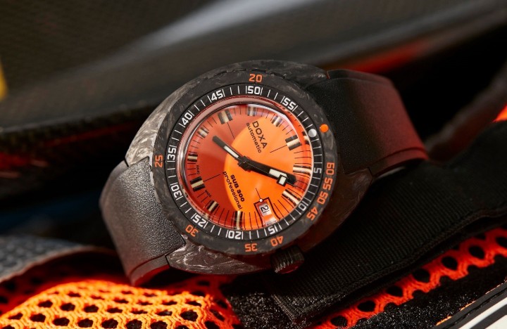 Obrázok z Doxa SUB 300 Carbon Professional