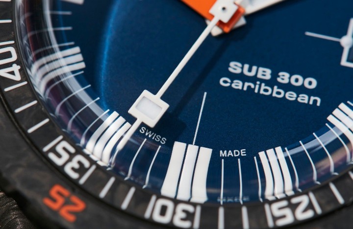 Obrázok z Doxa SUB 300 Carbon Caribbean