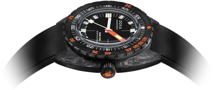 Obrázok z Doxa SUB 300 Carbon Sharkhunter