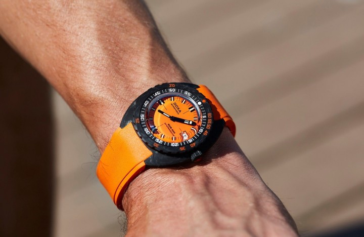 Obrázok z Doxa SUB 300 Carbon Professional