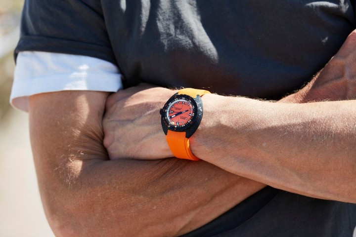 Obrázok z Doxa SUB 300 Carbon Professional