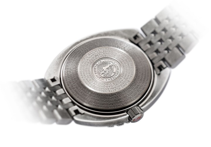 Obrázok z Doxa SUB 300T Clive Cussler Edition