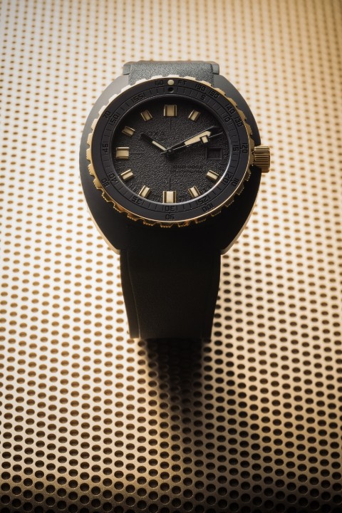 Obrázok z Doxa SUB 300β Sharkhunter