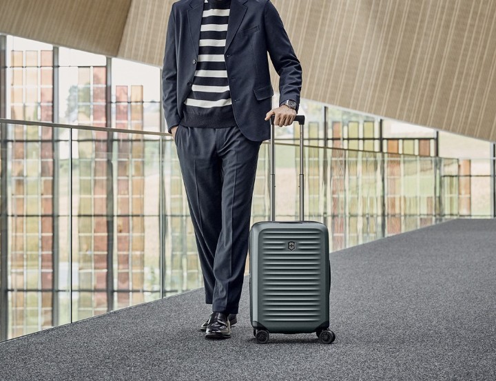 Obrázok z Kabinový kufr Victorinox Airox Advanced Frequent Flyer Storm Expandable