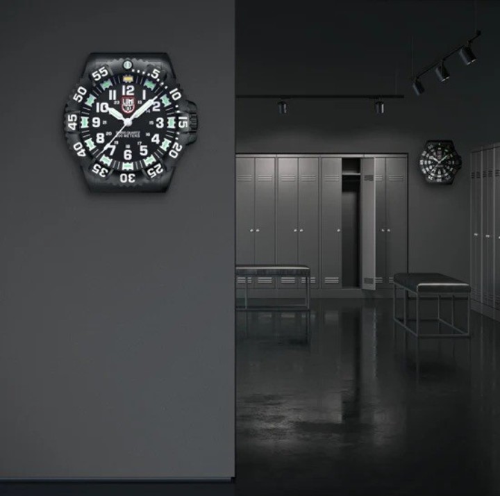 Obrázok z Nástěnné hodiny Luminox