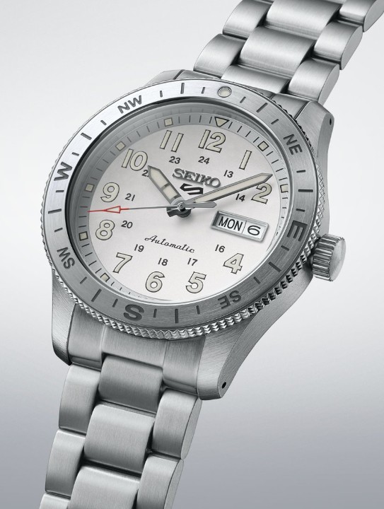 Obrázok z Seiko 5 Sports Field Style