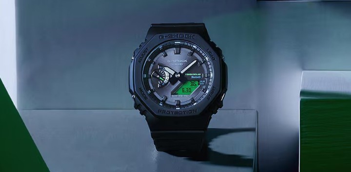 Obrázok z Casio G-Shock Carbon Core Guard Tough Solar Bluetooth Black and Electro Green