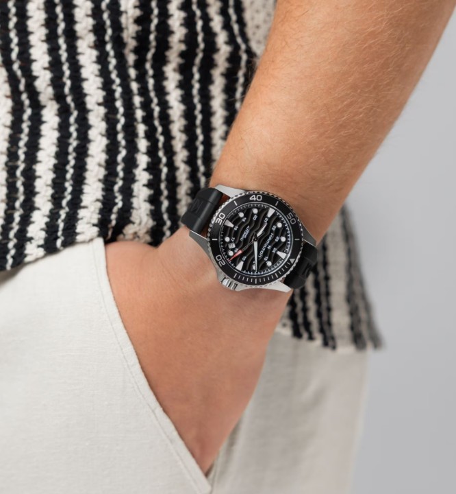 Obrázok z Hamilton Khaki Navy Scuba Auto