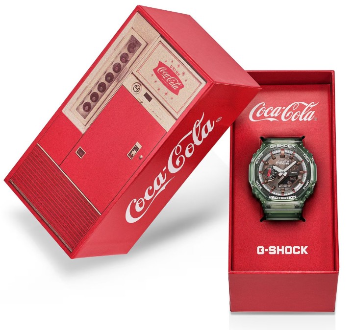 Obrázok z Casio G-Shock Carbon Core Guard x Coca-Cola® Collaboration