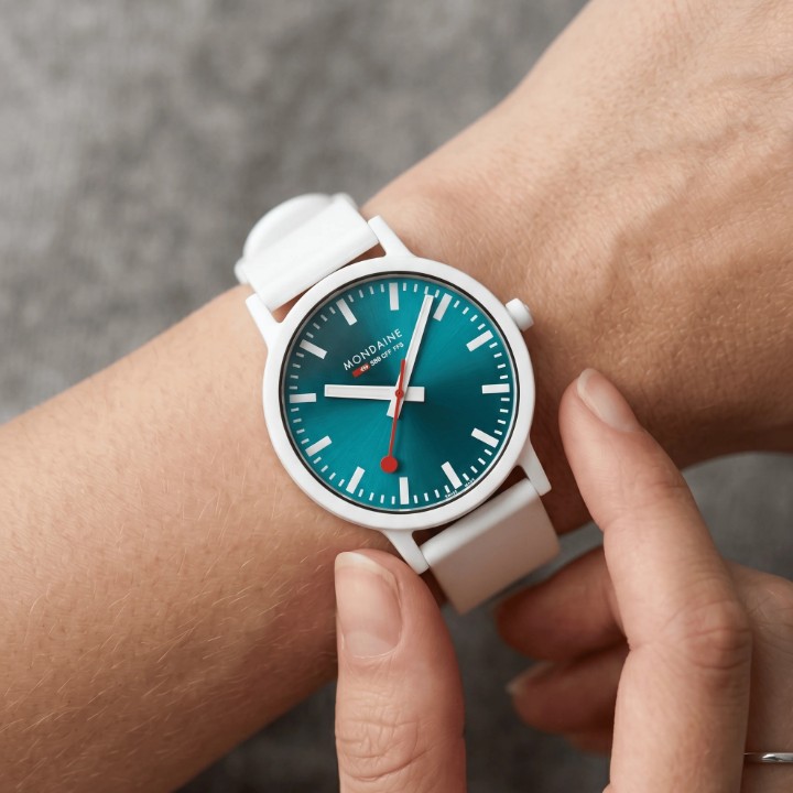 Obrázok z Mondaine Essence Transformative Teal Limited Edition