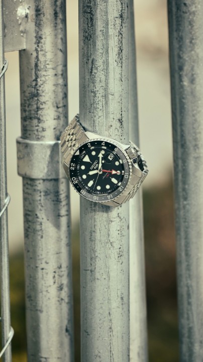 Obrázok z Seiko 5 Sports 'Black Grape' GMT