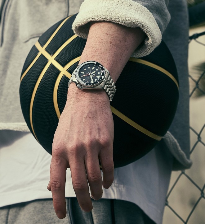 Obrázok z Seiko 5 Sports 'Black Grape' GMT