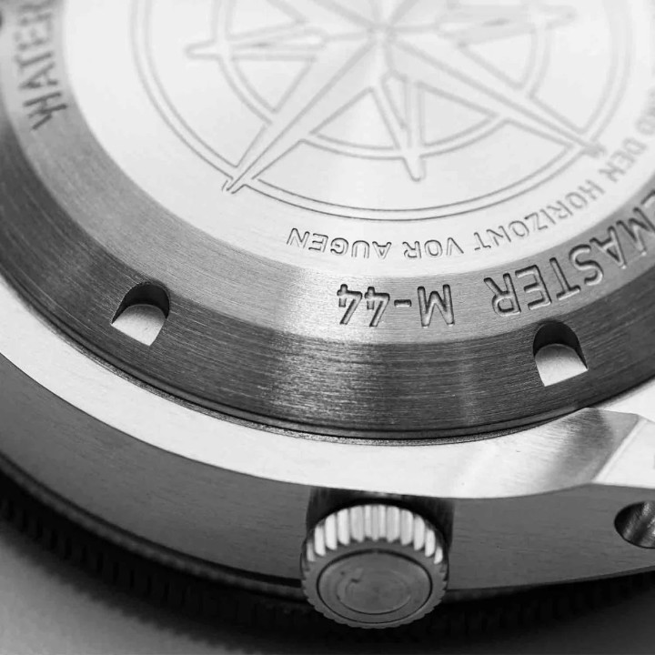 Obrázok z Fortis Marinemaster M-44 Black Resin