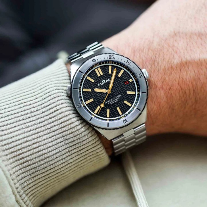 Obrázok z Fortis Marinemaster M-44 Black Resin