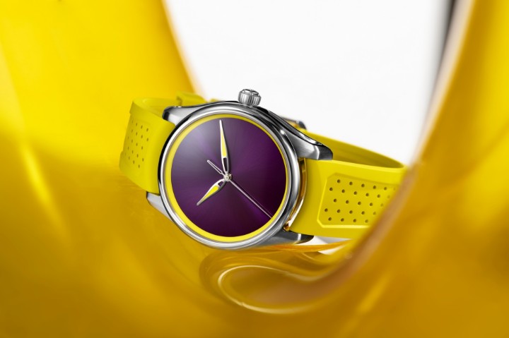 Obrázok z H. Moser & Cie Pioneer Centre Seconds Sun Berry