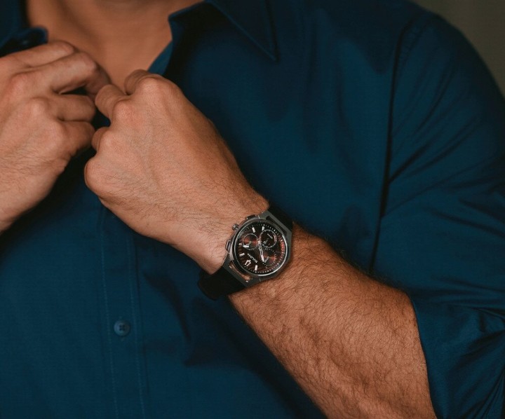 Obrázok z Bulova CURV Dress Quartz 10th Anniversary Edition