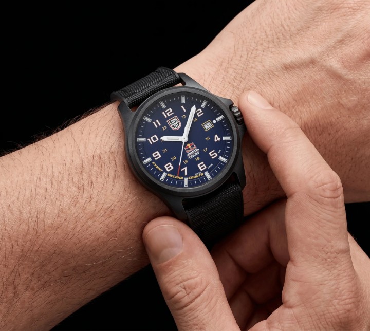 Obrázok z Luminox Atacama Field 1960 Series Red Bull AMPOL Racing Limited Edition